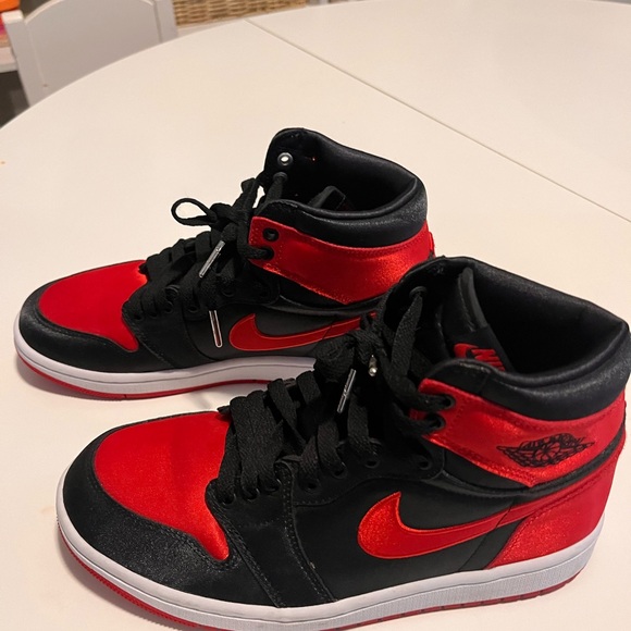 Women’s Air Jordan Retro Satin High Tops Size 8 - Picture 4 of 4